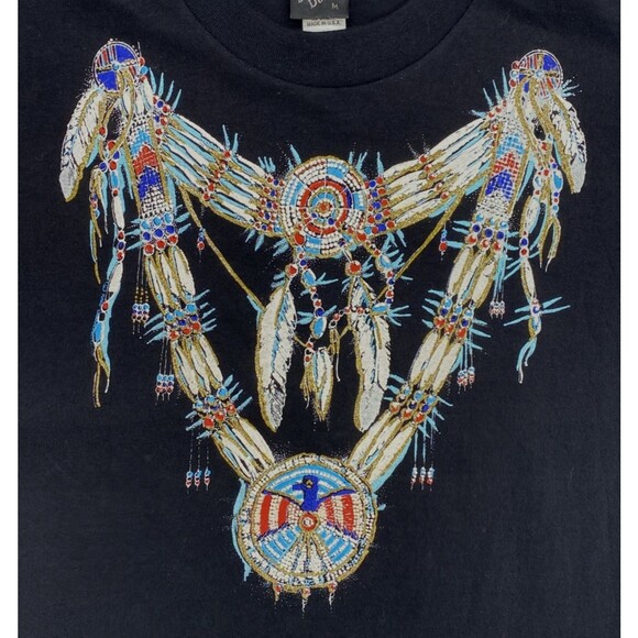 Diamond Dust Men’s Graphic T-Shirt Medium Black Native American Beaded Feather - Picture 2 of 7